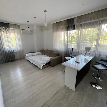 Apartment Mamaia Lake