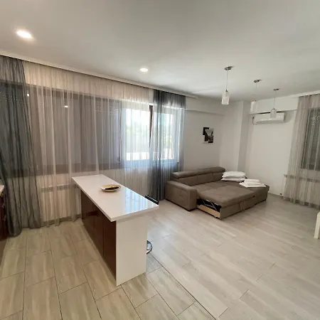 Mamaia Lake Apartment