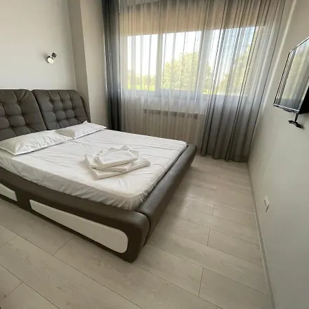 Mamaia Lake Apartment