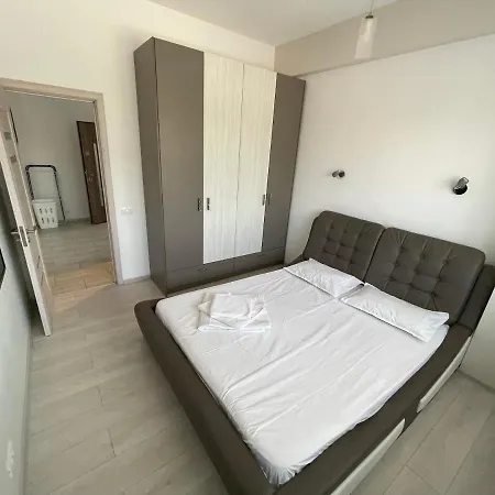 Apartment Mamaia Lake