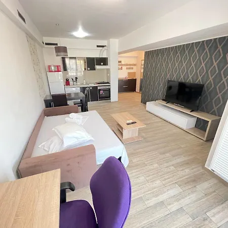 Mamaia Lake Apartment